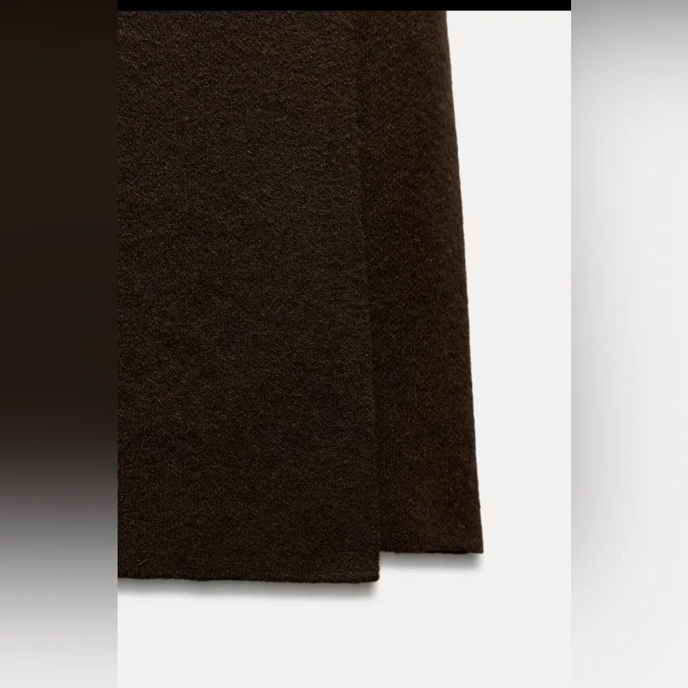 Belted long knit dress - Picture 8 of 10